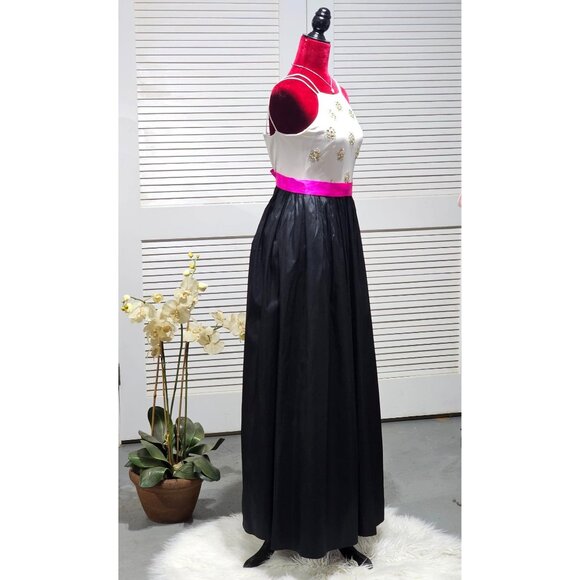 Aidan Mattox Women's Black/White Embordered Banded Waist Halter Dress Sz 0 291 - Picture 3 of 13